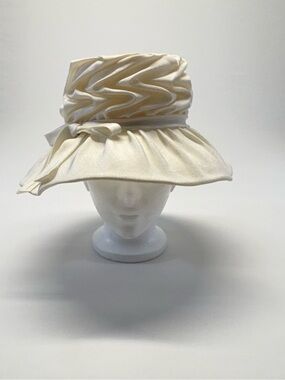 Mid-Century Modern Cream Wedding/Cocktail Sun Hat - Pleated Tall Crown& Side Bow